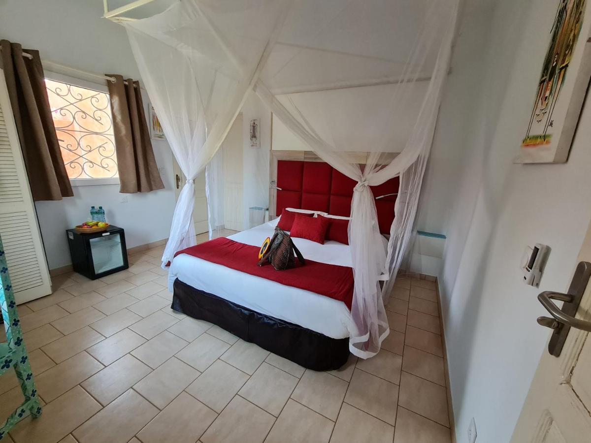 Le Souimanga Bleu Saly B&B 외부 사진