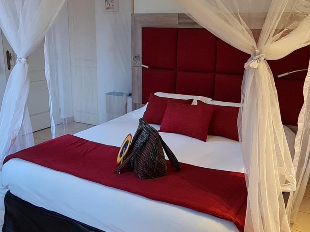 Le Souimanga Bleu Saly B&B 외부 사진