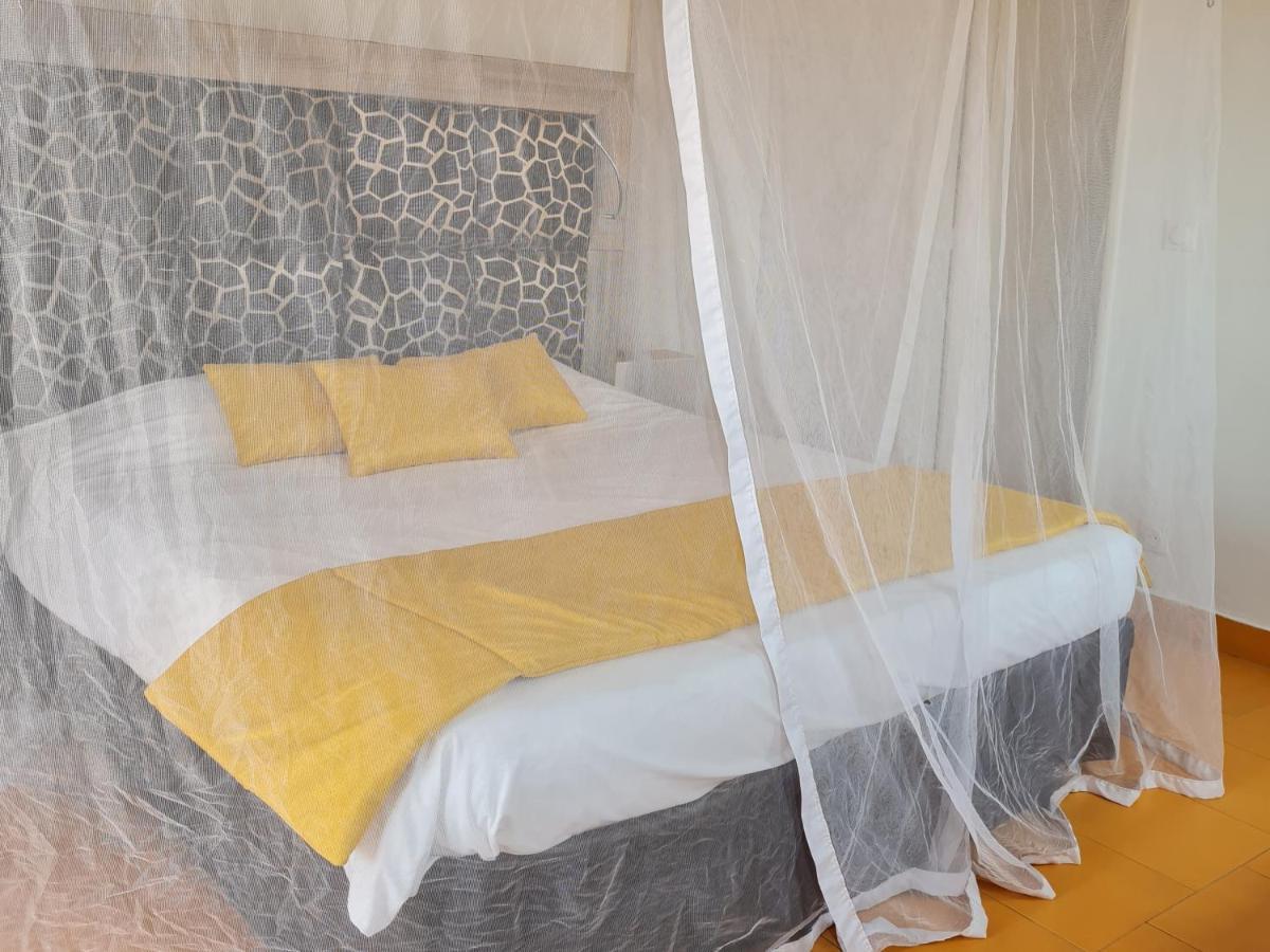 Le Souimanga Bleu Saly B&B 외부 사진